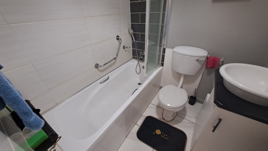 2 Bedroom Property for Sale in Pentagon Park Free State